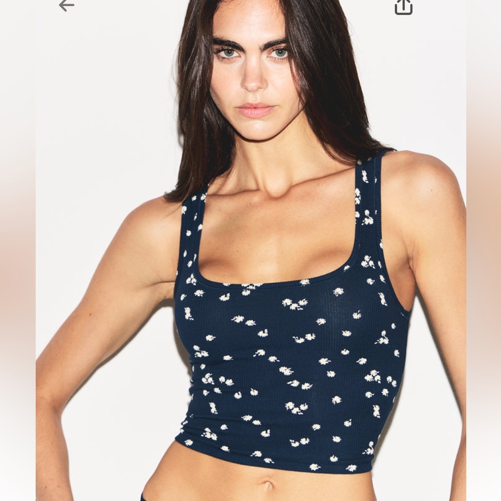 NWT SKIMS Cotton Rib Tank S
Daisy Print